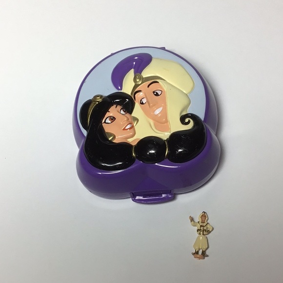 1995 Disney Blue Bird Polly Pocket Aladdin Compact with Aladdin figure - Picture 2 of 8